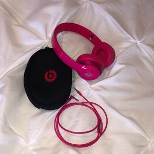 ⭐️Beats solo hot pink headphones